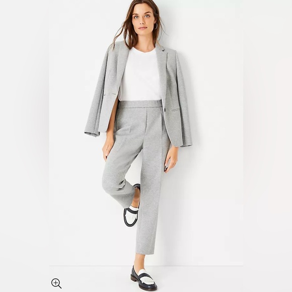 Ann Taylor 
The Easy Ankle 
High rise 
L
New with tags 
$98 tag price - Picture 1 of 7